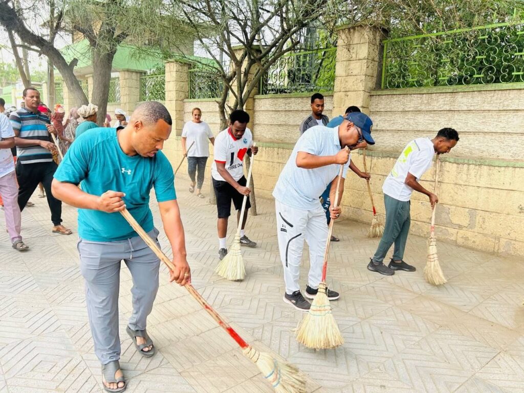 የአካባቢ ፅዳትን ባህል እናድርግ በሚል ዕሳቤ ወርሐዊው ከተማ አቀፍ የፅዳት ዘመቻ መርሀግብር ተከናወነ